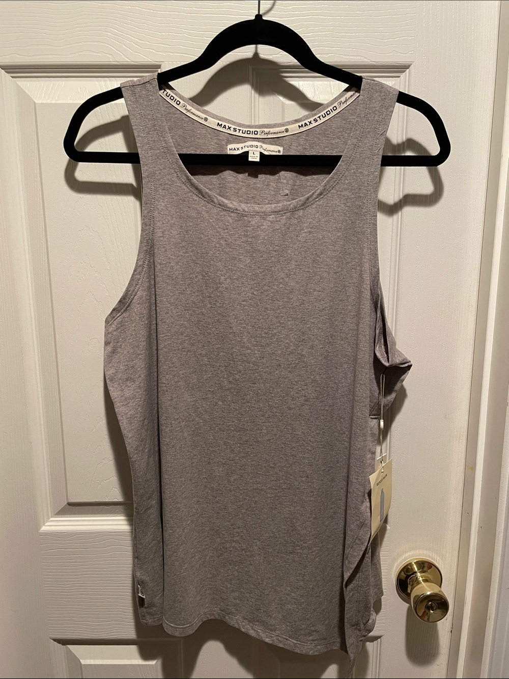 Max Studio Performance Lila tank top